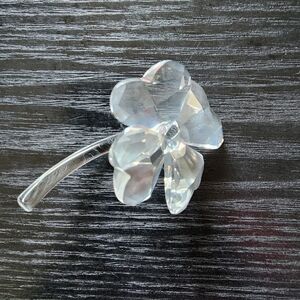 Genuine Swarovski Four Leaf Clover  212101